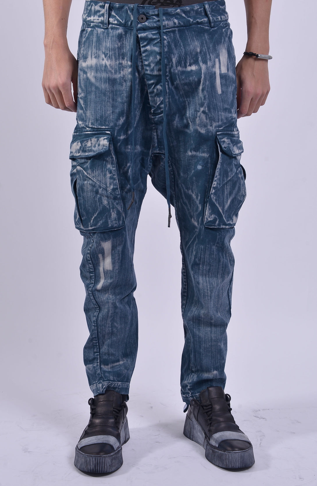 Sportchi qizlar bilan porno Yashirin kamera mushukni yalab